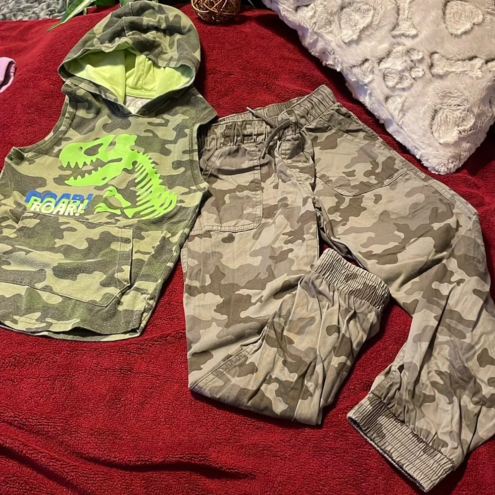 CAMO Outfit pants SZ 5-6 lined hooded sleeveless Top w kangaroo pocket 4/5 pants